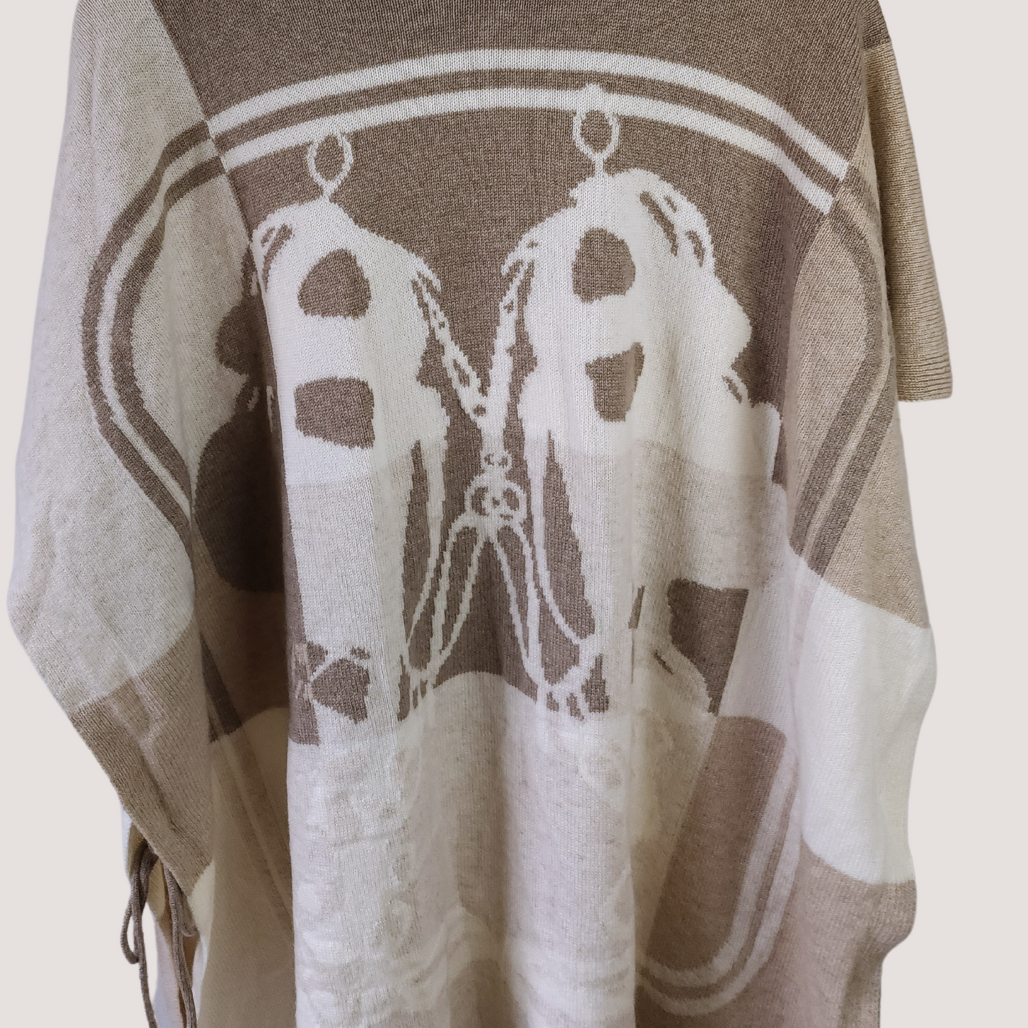 Bride de Gala Poncho Sweater