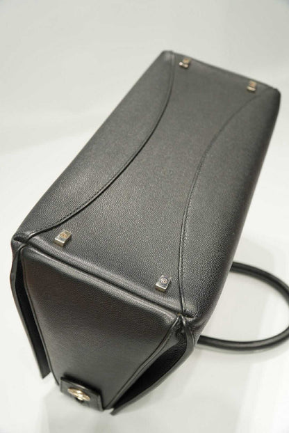 The Row Classic 5 Pebbled Leather Tote Bag in Black