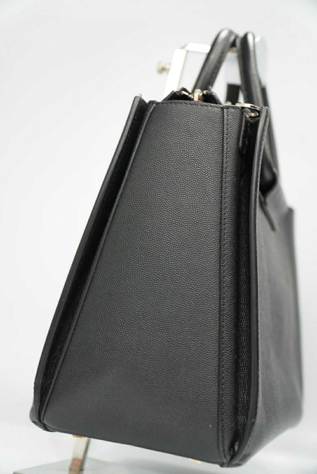 The Row Classic 5 Pebbled Leather Tote Bag in Black