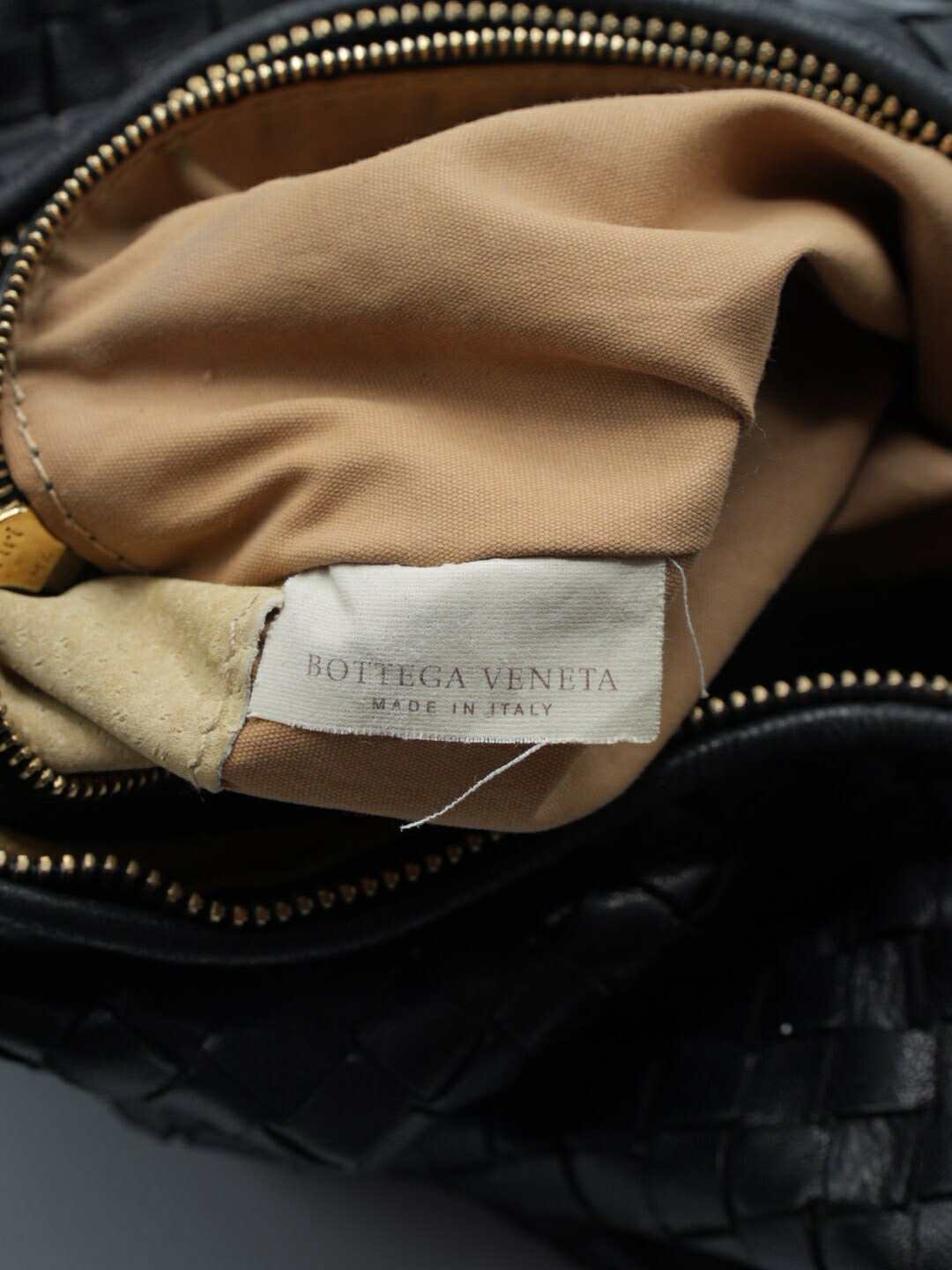 Bottega Veneta Medium Intrecciato Veneta Hobo