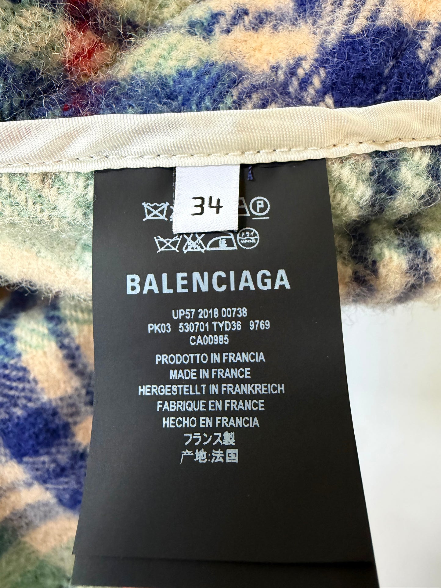Balenciaga 2018 Pre-Fall Quilted Coat with Muffler Docking