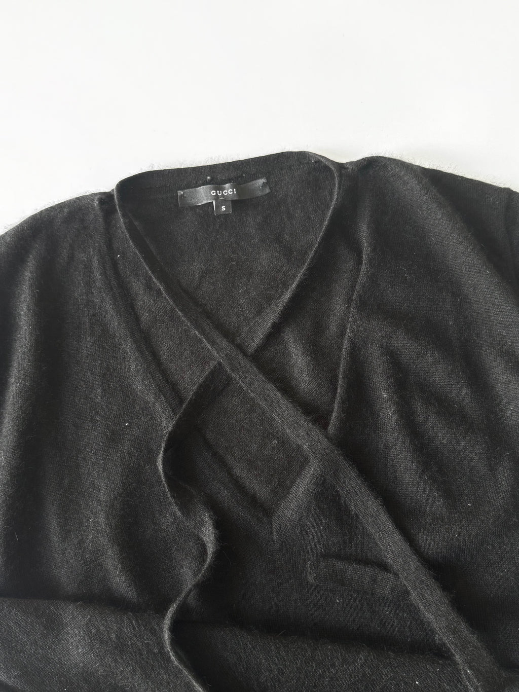 Gucci by Tom Ford V-Neck Cashmere Summer Knit with Ribbon