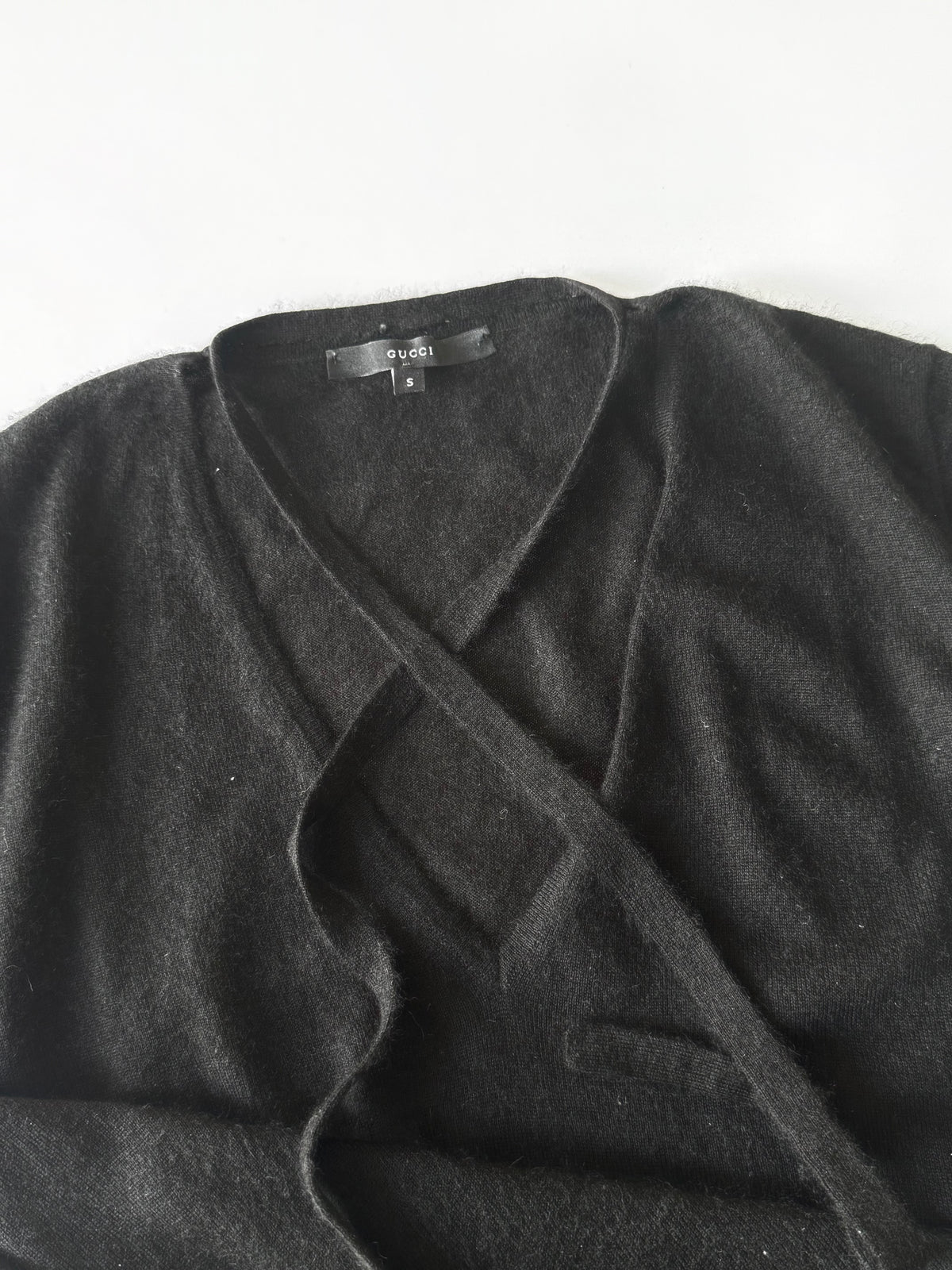 Gucci by Tom Ford V-Neck Cashmere Summer Knit with Ribbon
