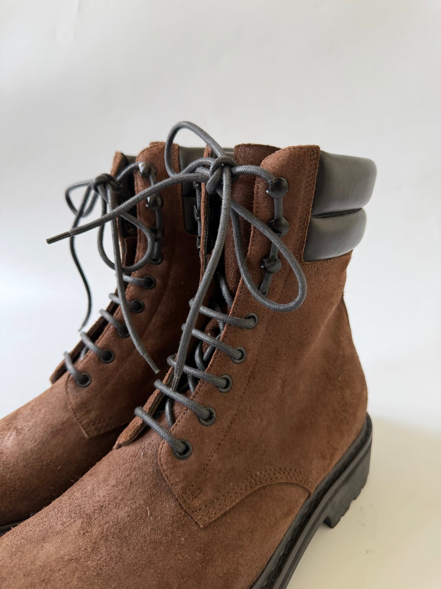 Saint Laurent Paris Browne Suede Trekker 25 Combat Boots