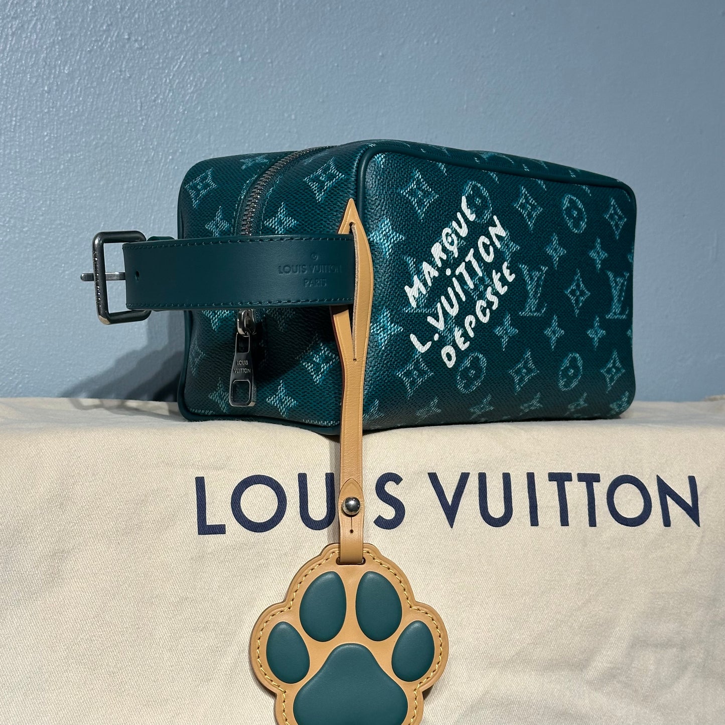 Louis Vuitton Locker Dopp Kit G71 - Travel