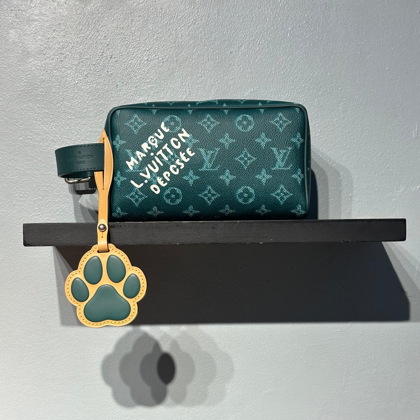 Louis Vuitton Locker Dopp Kit G71 - Travel
