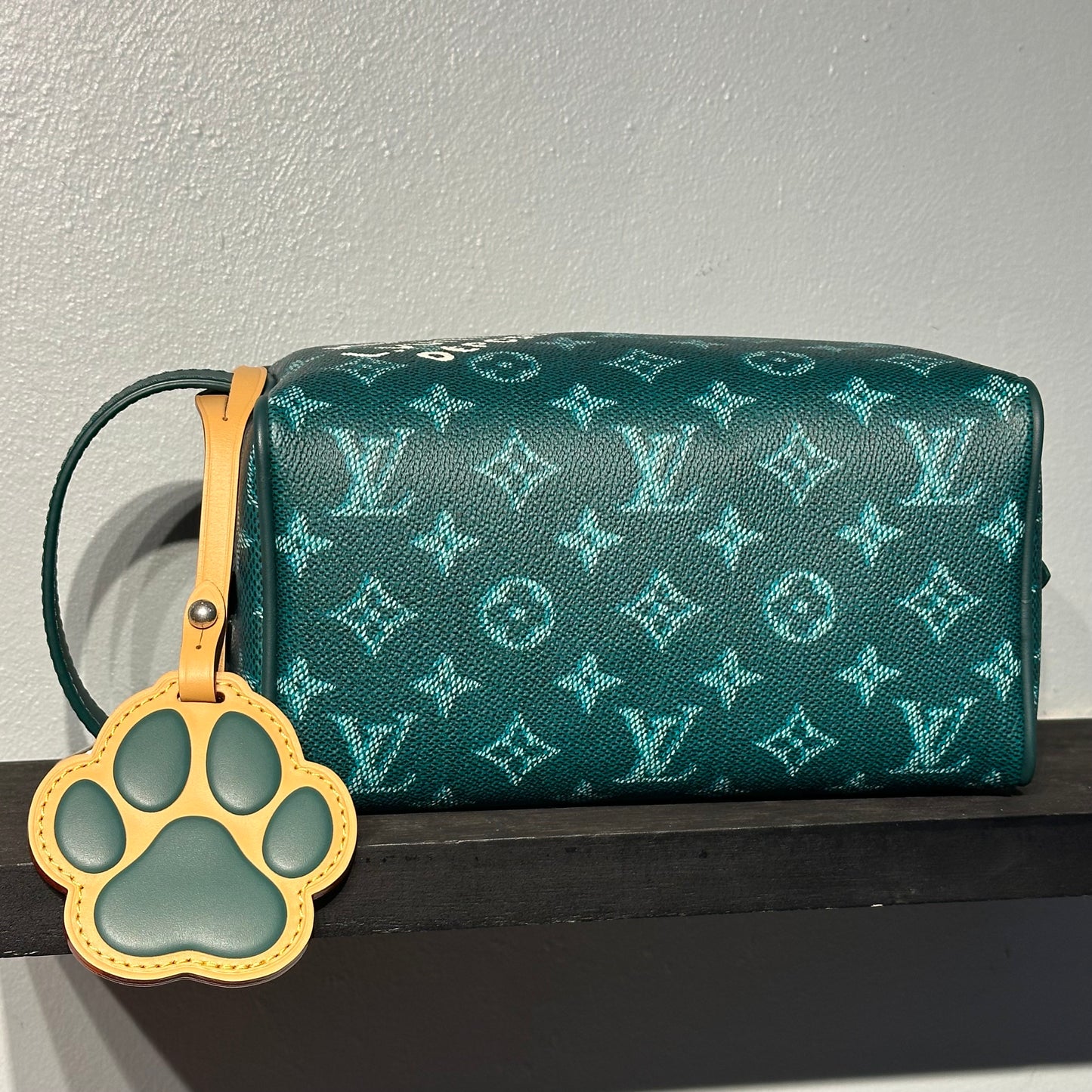 Louis Vuitton Locker Dopp Kit G71 - Travel