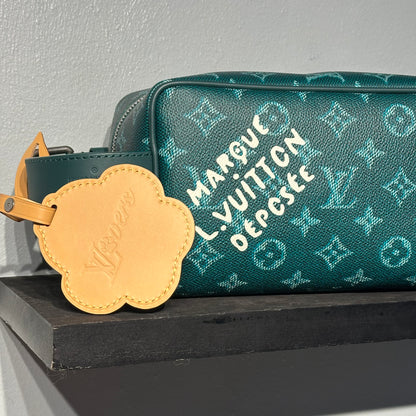 Louis Vuitton Locker Dopp Kit G71 - Travel