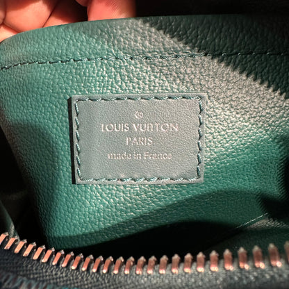 Louis Vuitton Locker Dopp Kit G71 - Travel