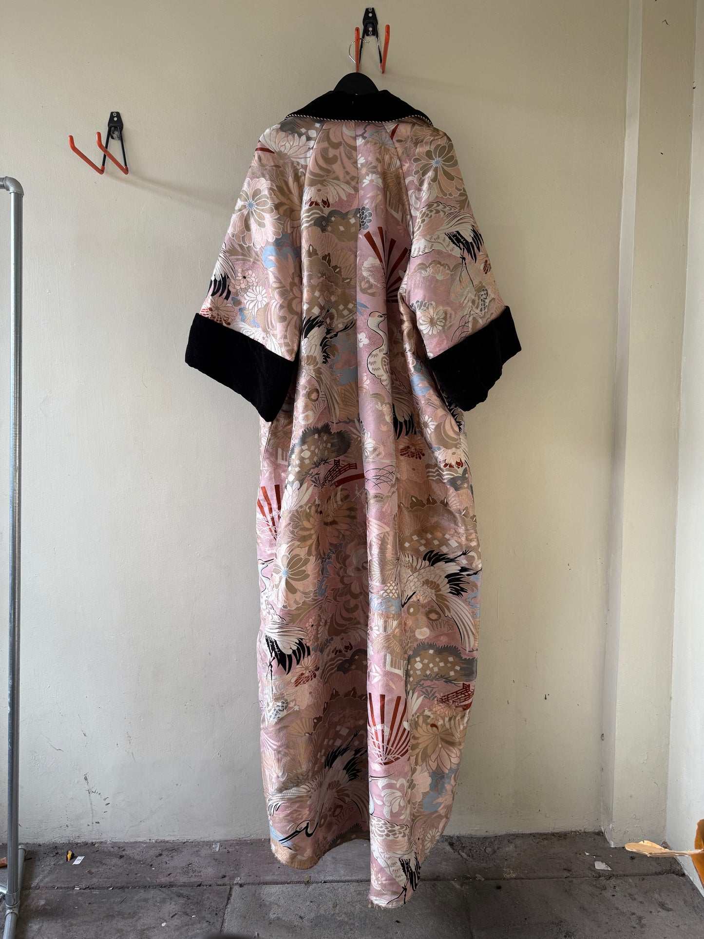 New Cruise 2019 Gucci Runway Embroidered Pastel Pink Kimono