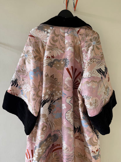 New Cruise 2019 Gucci Runway Embroidered Pastel Pink Kimono