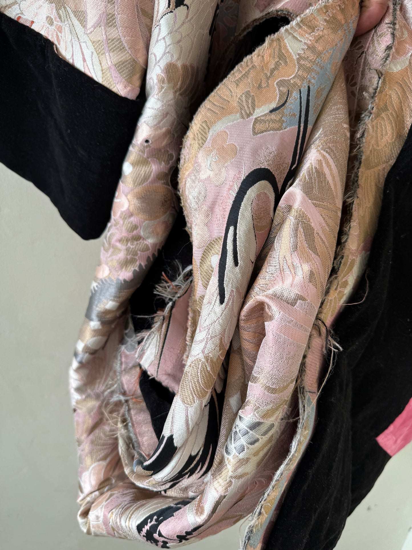 New Cruise 2019 Gucci Runway Embroidered Pastel Pink Kimono