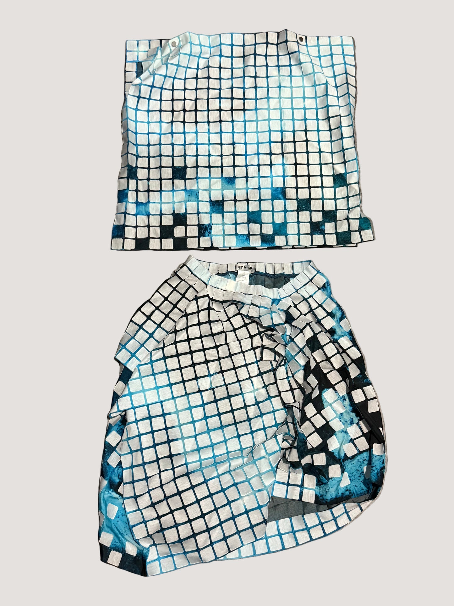 CATWALK IMAGERY: ISSEY MIYAKE S/S 18 WOMENSWEAR