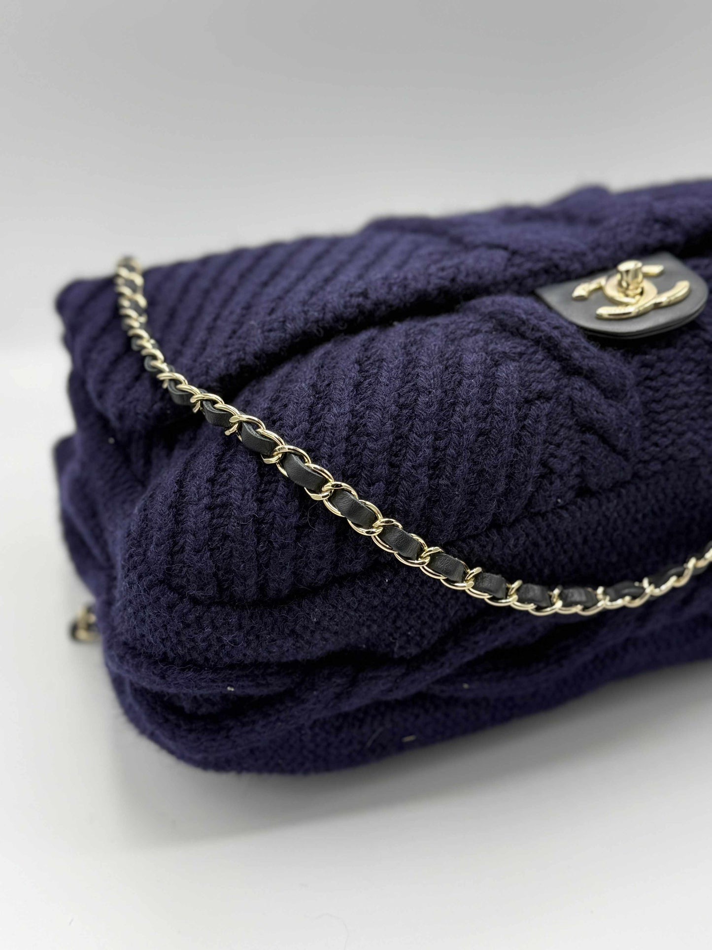 XXL Chanel Knit Purple - Luggage Flap Bag
